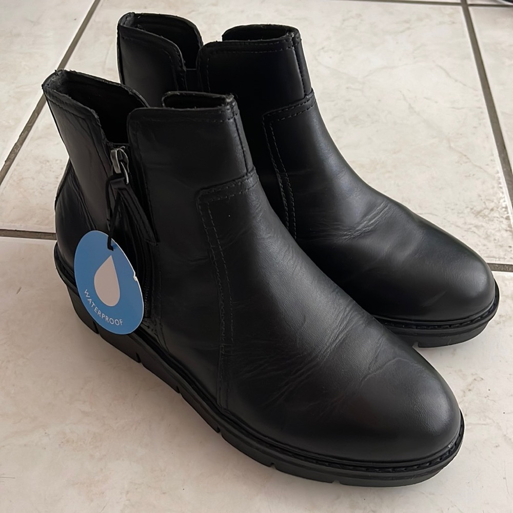 NEW WITH BOX* Clark’s Women’s Boots